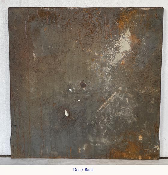 Plaque de cheminée de style Louis XV  Plaque de cheminée de style Louis XV