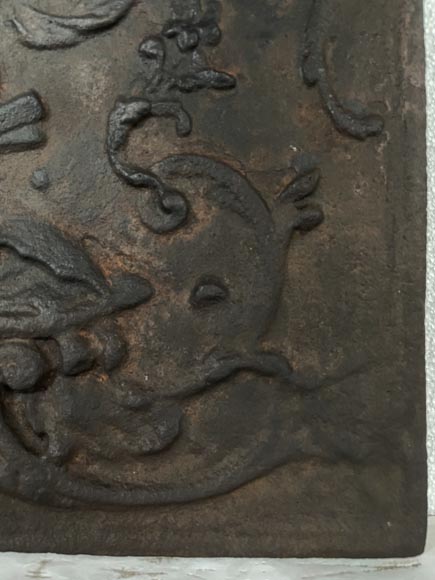 Plaque de cheminée de style Louis XV Plaque de cheminée de style Louis XV