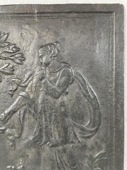 Plaque de cheminée à la scène mythologique Plaque de cheminée à la scène mythologique-3