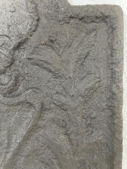 Plaque de cheminée aux armes de France couronnées Plaque de cheminée aux armes de France couronnées-4