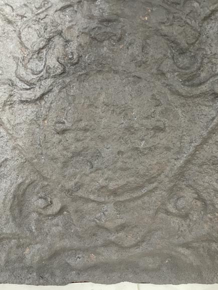 Plaque de cheminée aux armes de France couronnées Plaque de cheminée aux armes de France couronnées-5