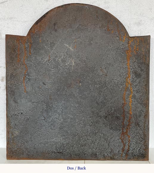 Plaque de cheminée de style Louis XV décorée d’une scène galante Plaque de cheminée de style Louis XV décorée d’une scène galante-6