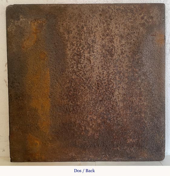 Plaque de cheminée à l'oracle Plaque de cheminée à l'oracle-3