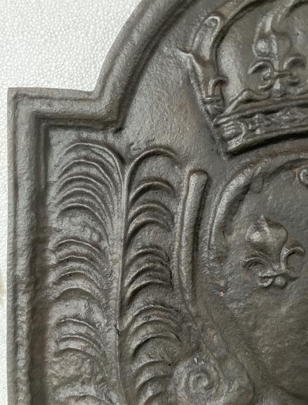 Plaque de cheminée aux armes de France couronnées Plaque de cheminée aux armes de France couronnées-1