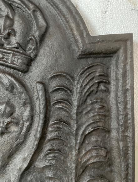 Plaque de cheminée aux armes de France couronnées Plaque de cheminée aux armes de France couronnées-4