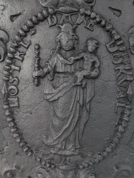 Plaque de cheminée  Plaque de cheminée