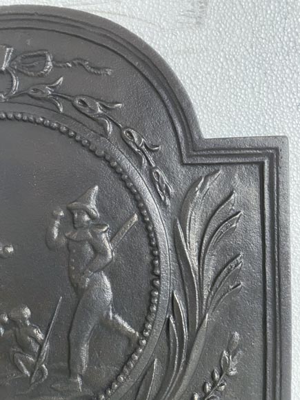 Plaque de cheminée de style Louis XVI  Plaque de cheminée de style Louis XVI