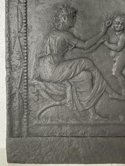 Plaque de cheminée de style Empire  Plaque de cheminée de style Empire