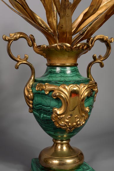Paire de vases en bronze doré et malachite, Russie, fin du XIXe siècle Paire de vases en bronze doré et malachite, Russie, fin du XIXe siècle-5
