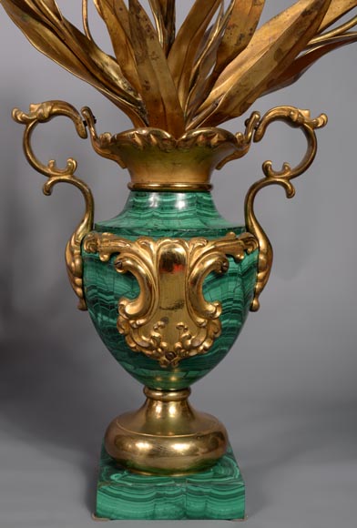 Paire de vases en bronze doré et malachite, Russie, fin du XIXe siècle Paire de vases en bronze doré et malachite, Russie, fin du XIXe siècle-6