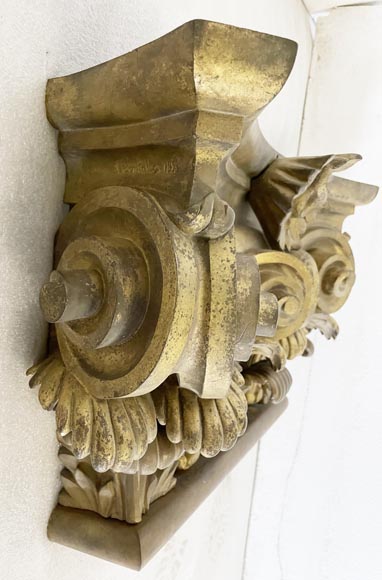 Gaston de PONTALBA - Ensemble de huit chapiteaux composites et de bases de pilastres en bronze doré, 1853 Gaston de PONTALBA - Ensemble de huit chapiteaux composites et de bases de pilastres en bronze doré, 1853-8