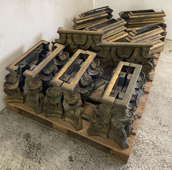 Gaston de PONTALBA - Ensemble de huit chapiteaux composites et de bases de pilastres en bronze doré, 1853 Gaston de PONTALBA - Ensemble de huit chapiteaux composites et de bases de pilastres en bronze doré, 1853-15