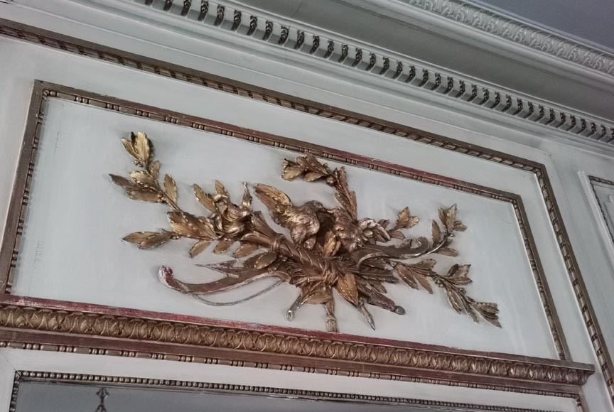 Trumeau de style Louis XVI à l'allégorie de l'Amour en bois doré et sculpté Trumeau de style Louis XVI à l'allégorie de l'Amour en bois doré et sculpté-3