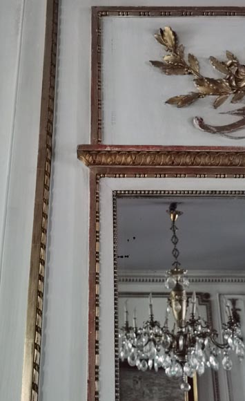 Trumeau de style Louis XVI à l'allégorie de l'Amour en bois doré et sculpté Trumeau de style Louis XVI à l'allégorie de l'Amour en bois doré et sculpté-5