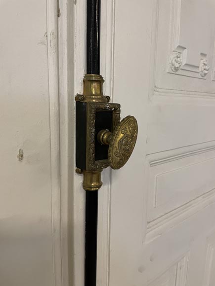 Grande porte à quatre vantaux décor panneauté et petites rosaces Grande porte à quatre vantaux décor panneauté et petites rosaces-6