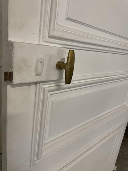 Ensemble de quatre portes simples de style Louis XV Ensemble de quatre portes simples de style Louis XV-10