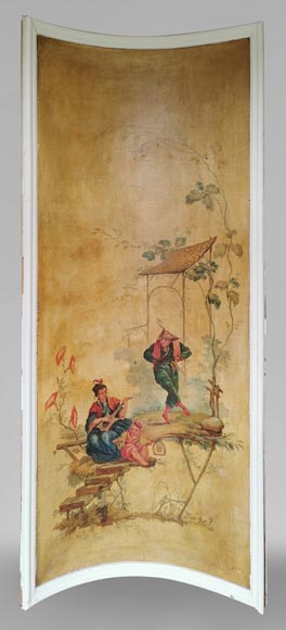 Ensemble de trois panneaux peints galbés au décor de chinoiseries Ensemble de trois panneaux peints galbés au décor de chinoiseries-7