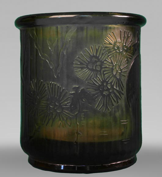 Émile GALLÉ pour L'ESCALIER DE CRISTAL, Petit vase tubulaire japonisant en verre ambré Émile GALLÉ pour L'ESCALIER DE CRISTAL, Petit vase tubulaire japonisant en verre ambré-0