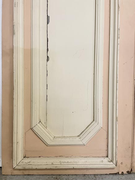 Belle double porte en bois au monogramme Belle double porte en bois au monogramme-11