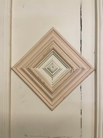 Belle double porte en bois au monogramme Belle double porte en bois au monogramme-13