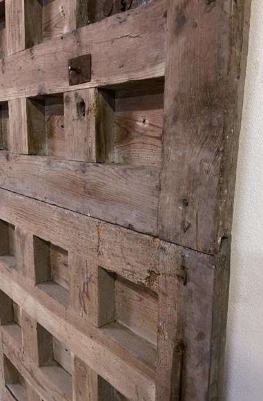 Grande porte ancienne en sapin, XVIIIe siècle Grande porte ancienne en sapin, XVIIIe siècle-10