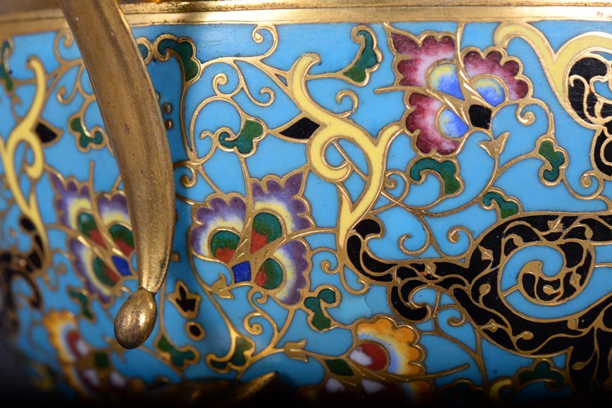 Louis - Constant SEVIN et Ferdinand BARBEDIENNE - Belle paire de vases d'ornement en bronze et émail cloisonné, vers 1862 Louis - Constant SEVIN et Ferdinand BARBEDIENNE - Belle paire de vases d'ornement en bronze et émail cloisonné, vers 1862-10