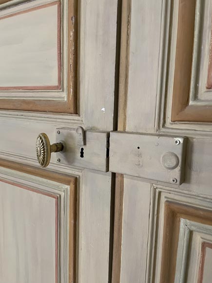 Lot de trois double portes en bois peint-20