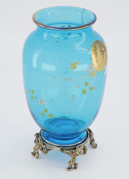 CRISTALLERIE DE BACCARAT et Eugène ROUSSEAU (modèle de), Paire de vases « Clair de Lune » en cristal bleu et monture en bronze doré, vers 1875-1890 CRISTALLERIE DE BACCARAT et Eugène ROUSSEAU (modèle de), Paire de vases « Clair de Lune » en cristal bleu et monture en bronze doré, vers 1875-1890-6
