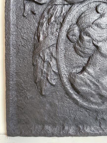 Plaque de cheminée de style Louis XVI au profil de femme Plaque de cheminée de style Louis XVI au profil de femme-4