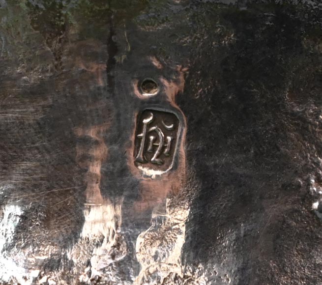Henri HUSSON, Adrien HÉBRARD, Remarquable vase en argent massif à décor de sauterelle et feuilles de vignes, vers 1908 Henri HUSSON, Adrien HÉBRARD, Remarquable vase en argent massif à décor de sauterelle et feuilles de vignes, vers 1908-6