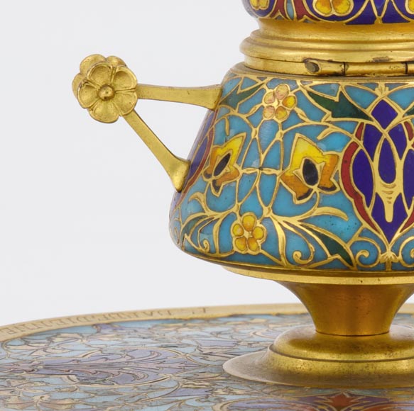 F. BARBEDIENNE - Petit encrier en bronze à décor de cloisonné F. BARBEDIENNE - Petit encrier en bronze à décor de cloisonné-3