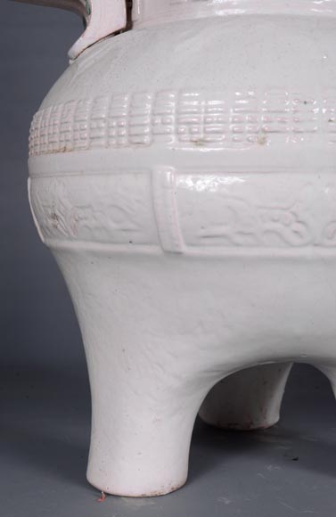 Gallé pour l'Escalier de Cristal, Paire de pots couverts ornés d'un chien de Fô sur le couvercle reprenant la forme traditionnelle d'un  brûle-parfum chinois, vers 1870 Gallé pour l'Escalier de Cristal, Paire de pots couverts ornés d'un chien de Fô sur le couvercle reprenant la forme traditionnelle d'un  brûle-parfum chinois, vers 1870-16