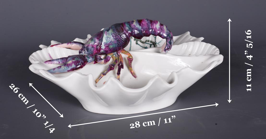 ESCALIER DE CRISTAL, Serviteur en porcelaine orné d'une écrevisse, vers 1880 ESCALIER DE CRISTAL, Serviteur en porcelaine orné d'une écrevisse, vers 1880-10