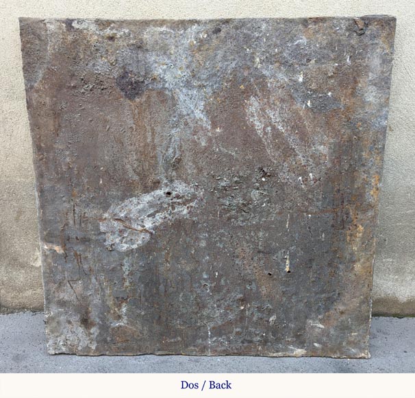 Plaque de cheminée aux colonnes d'Hercule, XVIIIe siècle Plaque de cheminée aux colonnes d'Hercule, XVIIIe siècle-4