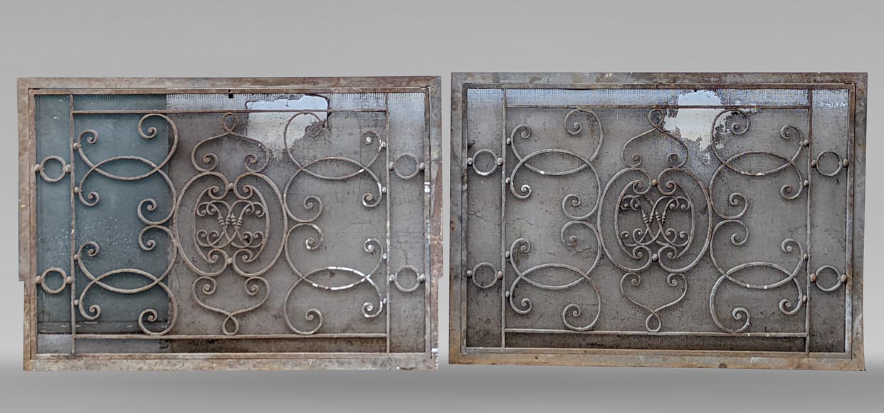 Paire de cache-radiateurs en fer forgé aux L entrelacés Paire de cache-radiateurs en fer forgé aux L entrelacés-0