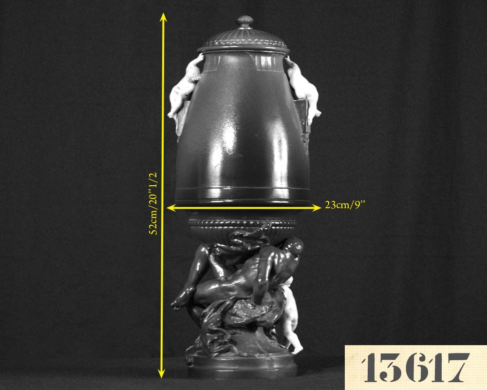 Louis-Robert CARRIER-BELLEUSE (1848 - 1913) et FAÏENCERIE DE CHOISY LE ROI (1863 - 1938) : "Hercule et Omphale" (1898) Louis-Robert CARRIER-BELLEUSE (1848 - 1913) et FAÏENCERIE DE CHOISY LE ROI (1863 - 1938) : "Hercule et Omphale" (1898)-4