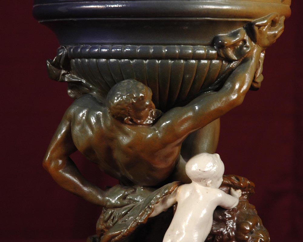 Louis-Robert CARRIER-BELLEUSE (1848 - 1913) et FAÏENCERIE DE CHOISY LE ROI (1863 - 1938) : "Hercule et Omphale" (1898) Louis-Robert CARRIER-BELLEUSE (1848 - 1913) et FAÏENCERIE DE CHOISY LE ROI (1863 - 1938) : "Hercule et Omphale" (1898)-6