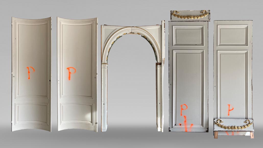 Série de pilastres ioniques en bois sculpté peint Série de pilastres ioniques en bois sculpté peint-1