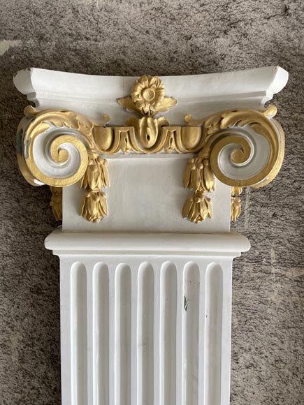 Série de pilastres ioniques en bois sculpté peint Série de pilastres ioniques en bois sculpté peint-2