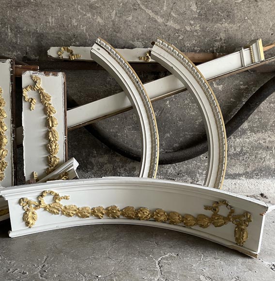 Série de pilastres ioniques en bois sculpté peint Série de pilastres ioniques en bois sculpté peint-13