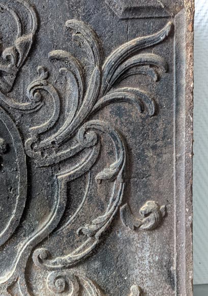 Grande plaque de cheminée en fonte aux armes de France Grande plaque de cheminée en fonte aux armes de France-3