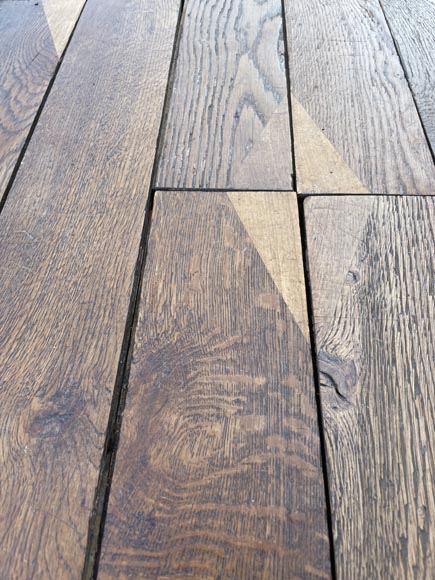 Lot d'environ 60 m² de parquet linéaire orné de losanges en marqueterie, vers 1820 Lot d'environ 60 m² de parquet linéaire orné de losanges en marqueterie, vers 1820-2