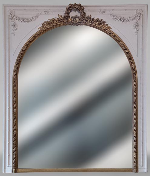 Trumeau de style Louis XVI peinture blanche et dorée aux couronnes de fleurs Trumeau de style Louis XVI peinture blanche et dorée aux couronnes de fleurs-0