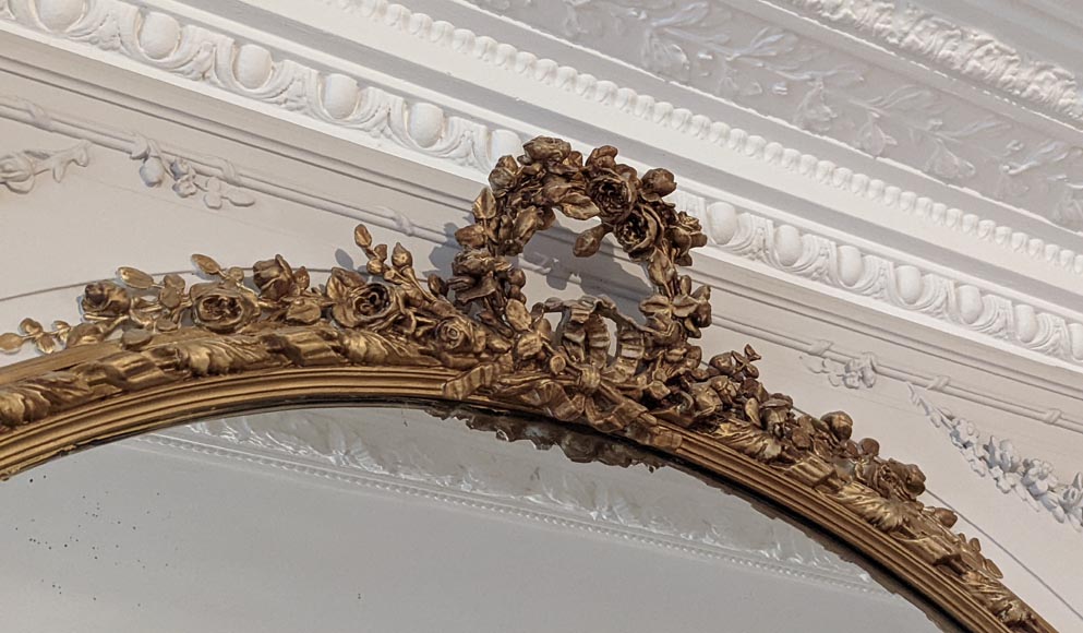 Trumeau de style Louis XVI peinture blanche et dorée aux couronnes de fleurs Trumeau de style Louis XVI peinture blanche et dorée aux couronnes de fleurs-2