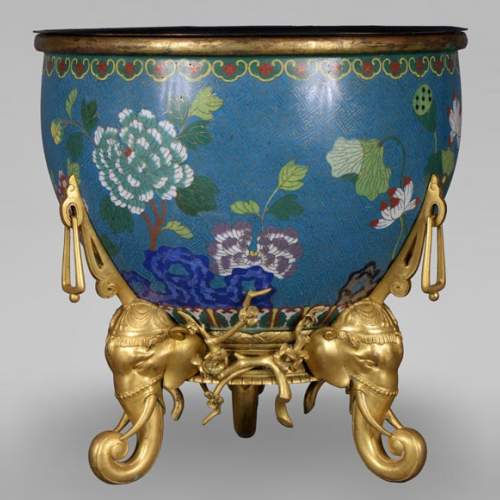 F. Barbedienne (Attr. à) - Cache-pot à décor d'émail cloisonné chinois monté en bronze doré