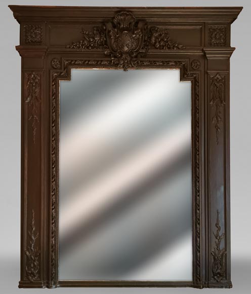 Trumeau de style Napoléon III au cartouche en bois et stuc peints en marron Trumeau de style Napoléon III au cartouche en bois et stuc peints en marron-0