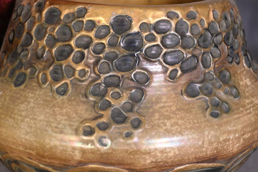 Eduard Stellmacher (attribué à) pour Amphora, Vase à la chouette en faïence, fin des années 1890 Eduard Stellmacher (attribué à) pour Amphora, Vase à la chouette en faïence, fin des années 1890-6