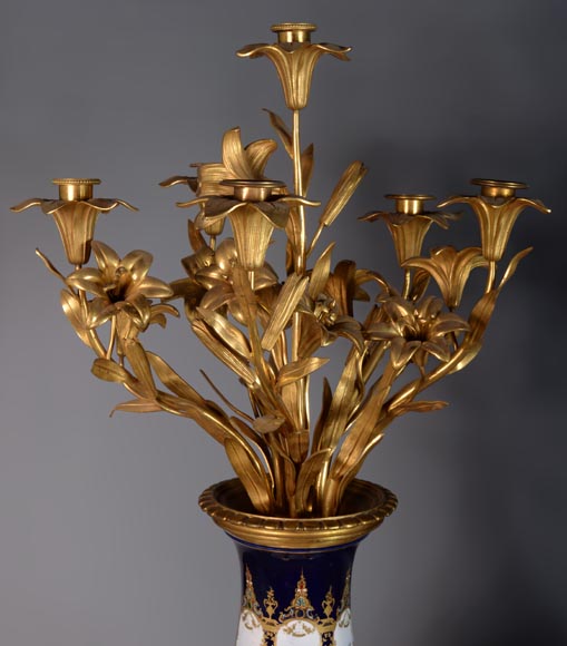 Paire de girandoles en bronze et porcelaine de Sèvres Paire de girandoles en bronze et porcelaine de Sèvres-2