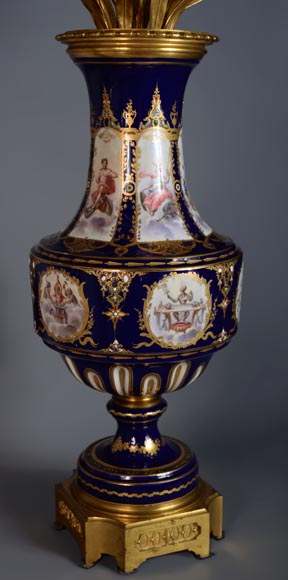 Paire de girandoles en bronze et porcelaine de Sèvres Paire de girandoles en bronze et porcelaine de Sèvres-5