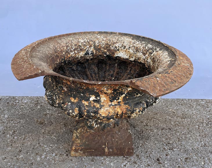 Paire de vases de jardin en fonte Paire de vases de jardin en fonte-8